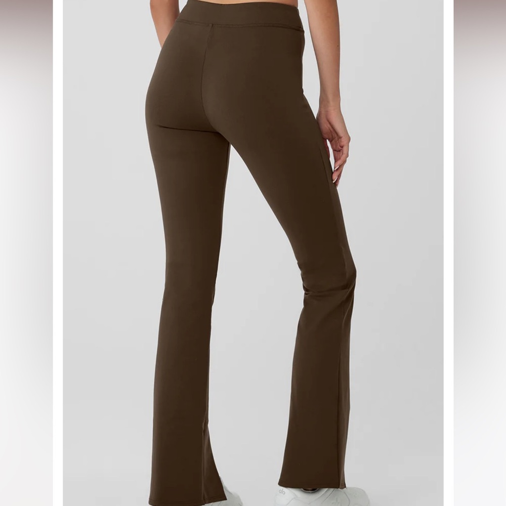 Alo Yoga Airbrush High-Waist Flutter Legging - Picture 4 of 10